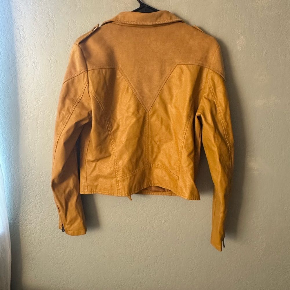 LA COALITION Vegan Leather And Suede Jacket. Mustard Yellow. Large - Picture 4 of 7